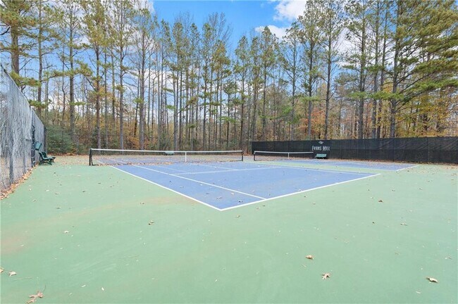 Building Photo - 16 Valleyside Dr