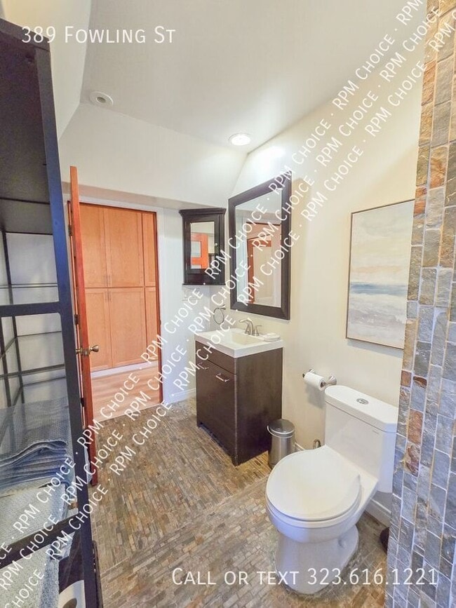 Building Photo - 389 Fowling St