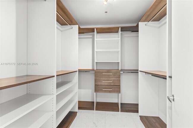 Building Photo - 17301 Biscayne Blvd