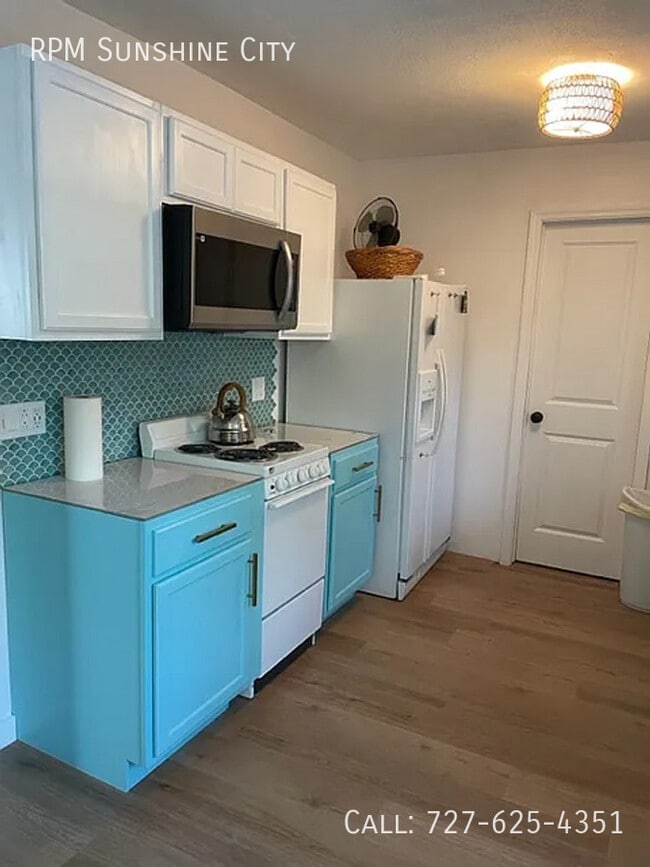 Building Photo - 521 71st Ave