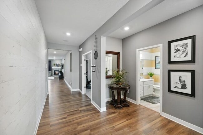 Building Photo - 9337 Bridle Way