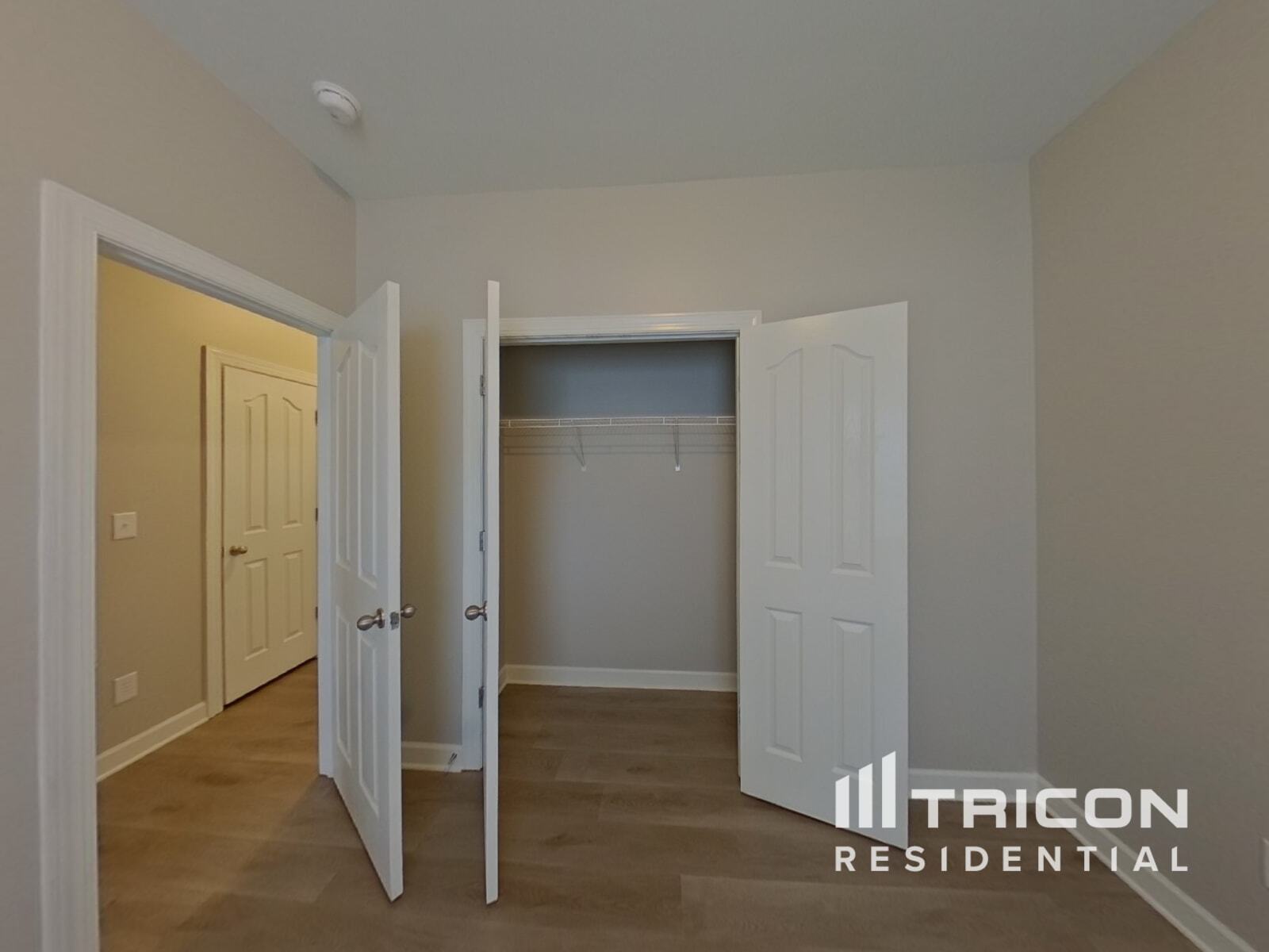 Building Photo - 559 Clearwater Dr