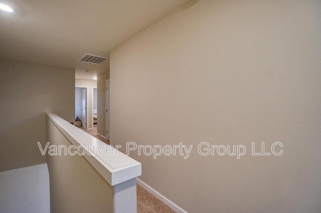 Building Photo - 7120 NE 153rd Pl
