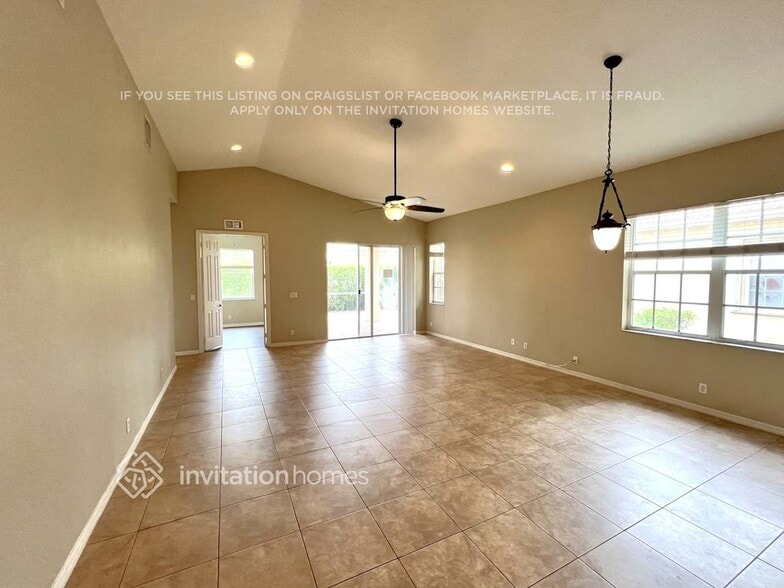 Building Photo - 2455 Sandy Cay