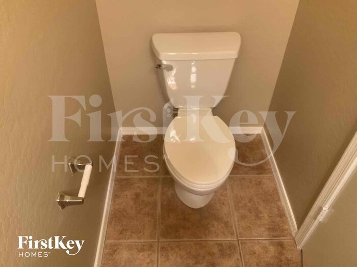Building Photo - 39485 N Dusty Dr