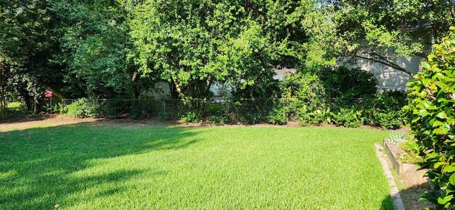 Building Photo - Wonderful home in Overlook!