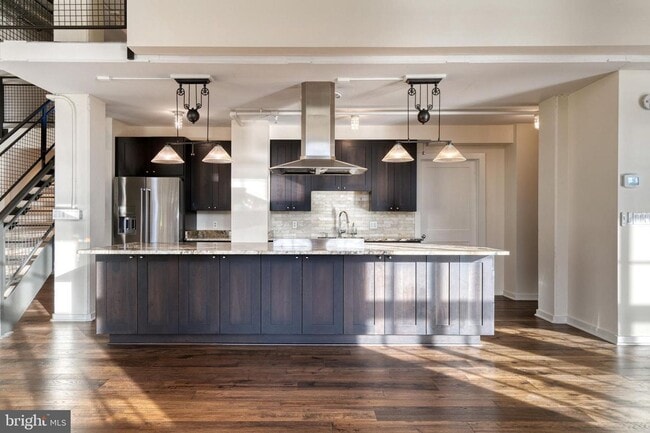 Building Photo - Live in luxury in the heart of Baltimore's esteemed Little Italy neighborhood!