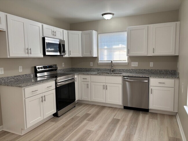 Building Photo - NEWLY RENOVATED 3 BED, 2 BATH HOME IN HIGH POINT!