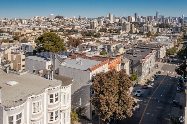Proximity to Downtwon - 1760 Golden Gate