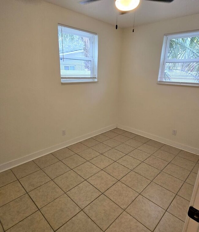 Building Photo - 5838 Yellow Pine Ct