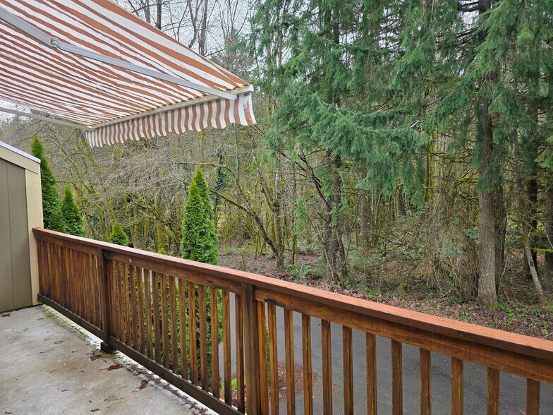 Building Photo - 2732 Hidden Springs Loop SE