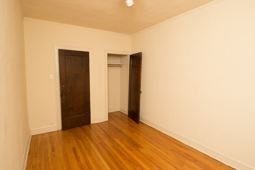 Building Photo - 4115 N Paulina St
