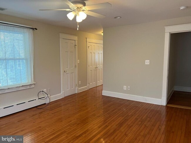 Building Photo - 2237 N Wakefield St