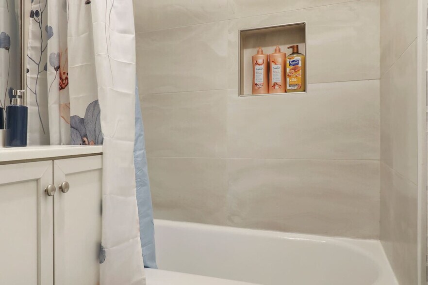 Building Photo - 4903 Spencer Ave