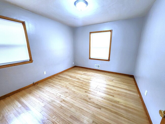 Building Photo - 4 Bedroom Cape Cod with Large Partially Fenced Yard