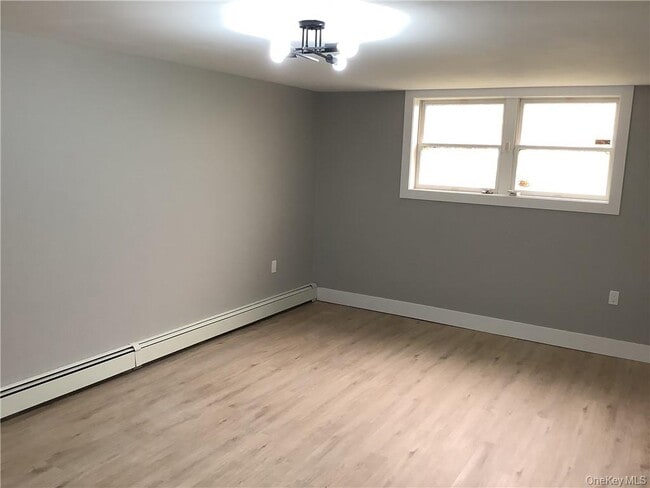 Building Photo - 19 Mountain View Dr