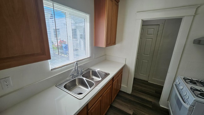 Building Photo - 4415 Burns Ave