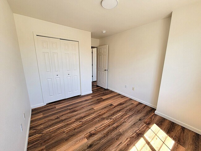 Building Photo - ALL PROSPECTIVE TENANTS MUST SUBMIT A $58 ...