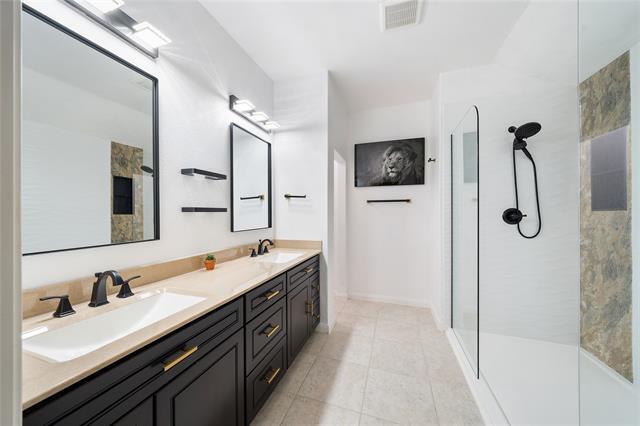 Building Photo - 125 Curt St