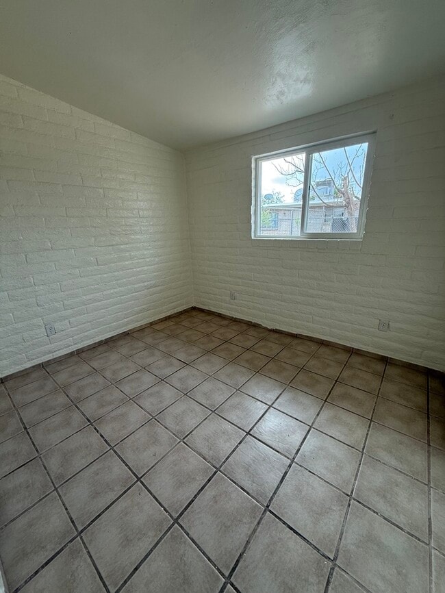 Building Photo - Townhome For rent