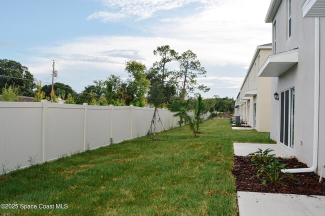 Building Photo - 2712 Golden Trout Ln