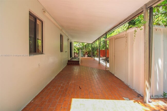 Building Photo - 5921 SW 13th Terrace