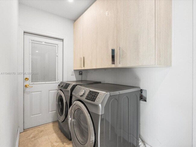 Building Photo - 201 Golden Beach Dr