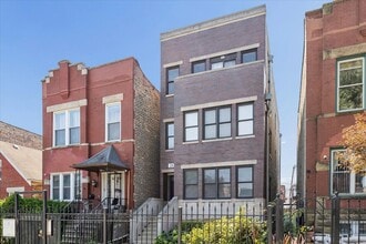 Building Photo - 2425 W Arthington St