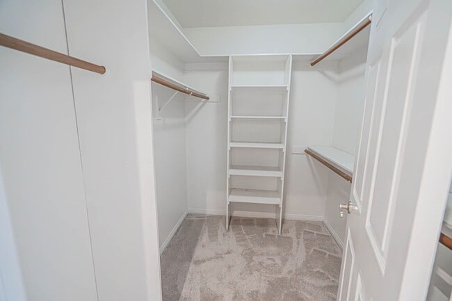 Building Photo - Valencia 4 Bedroom Home for Rent.