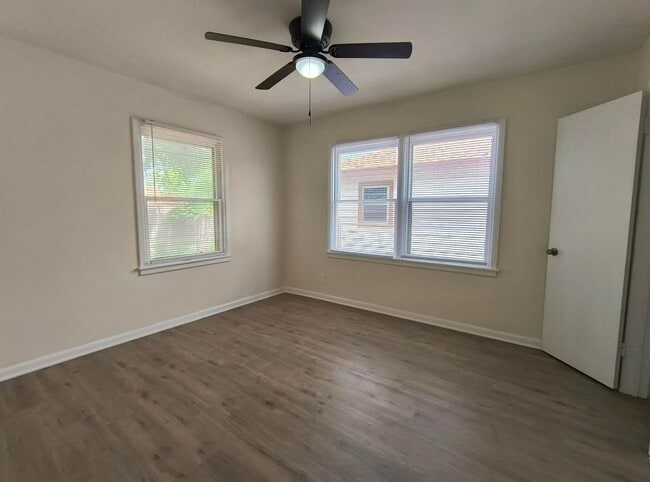 Building Photo - Newly Updated 3 Bedroom, 1 bath home!