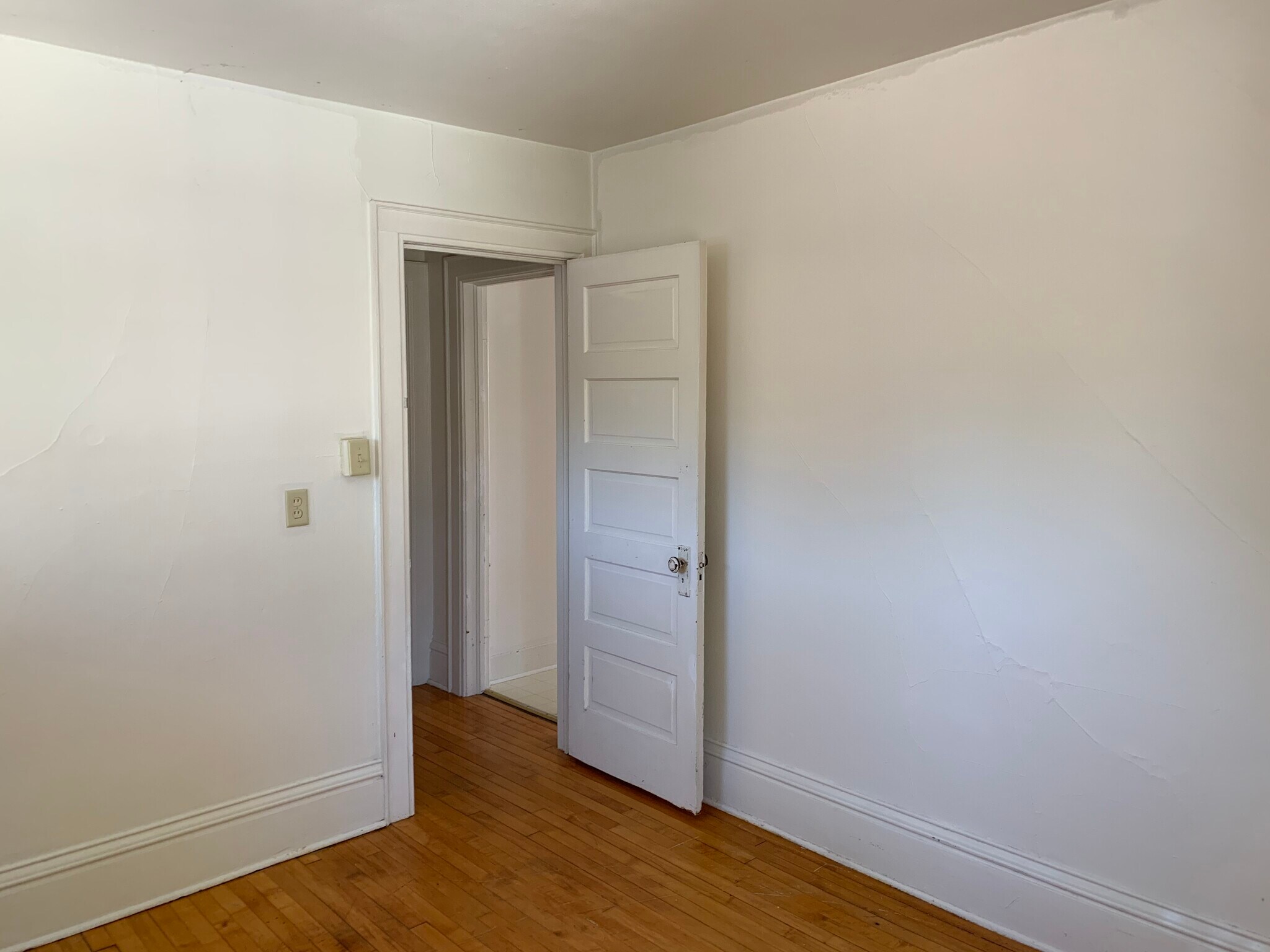 Building Photo - 834 E Gorham St