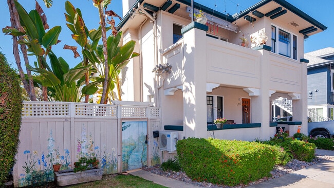 Building Photo - 1256 23rd St