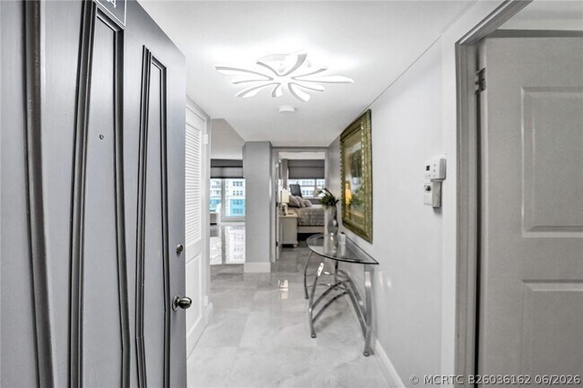 Building Photo - 3430 Galt Ocean Dr