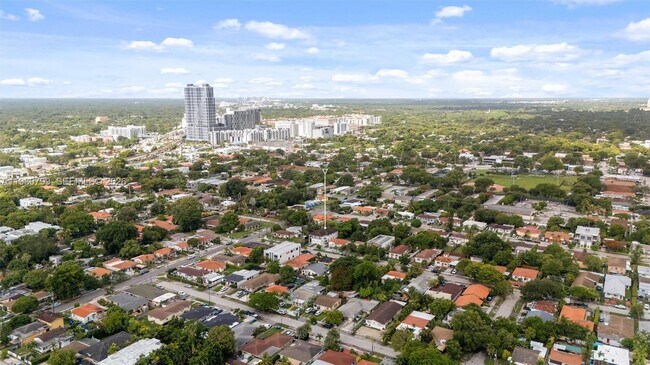 Building Photo - 2786 SW 34th Ave