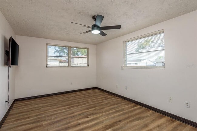 Building Photo - 3332 Chauncy Rd