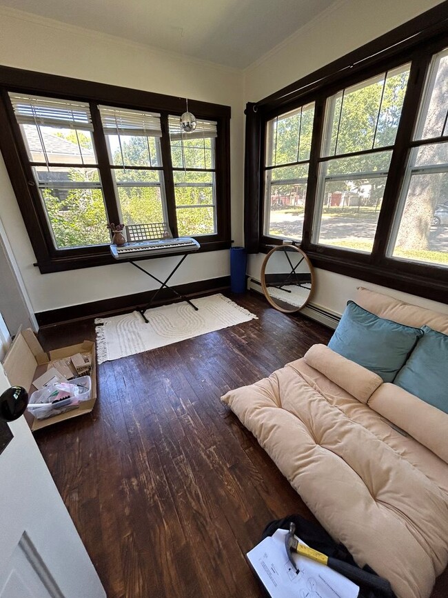Building Photo - Cute 1 Bedroom 1 Bathroom Apartment