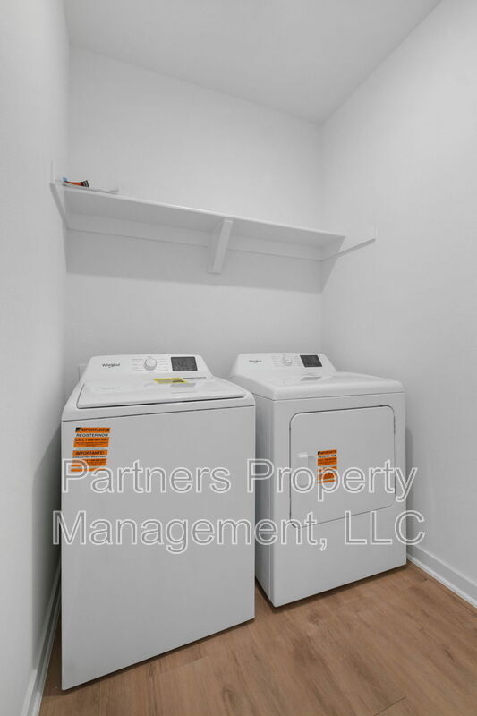 Building Photo - 411 W Taverner Xing