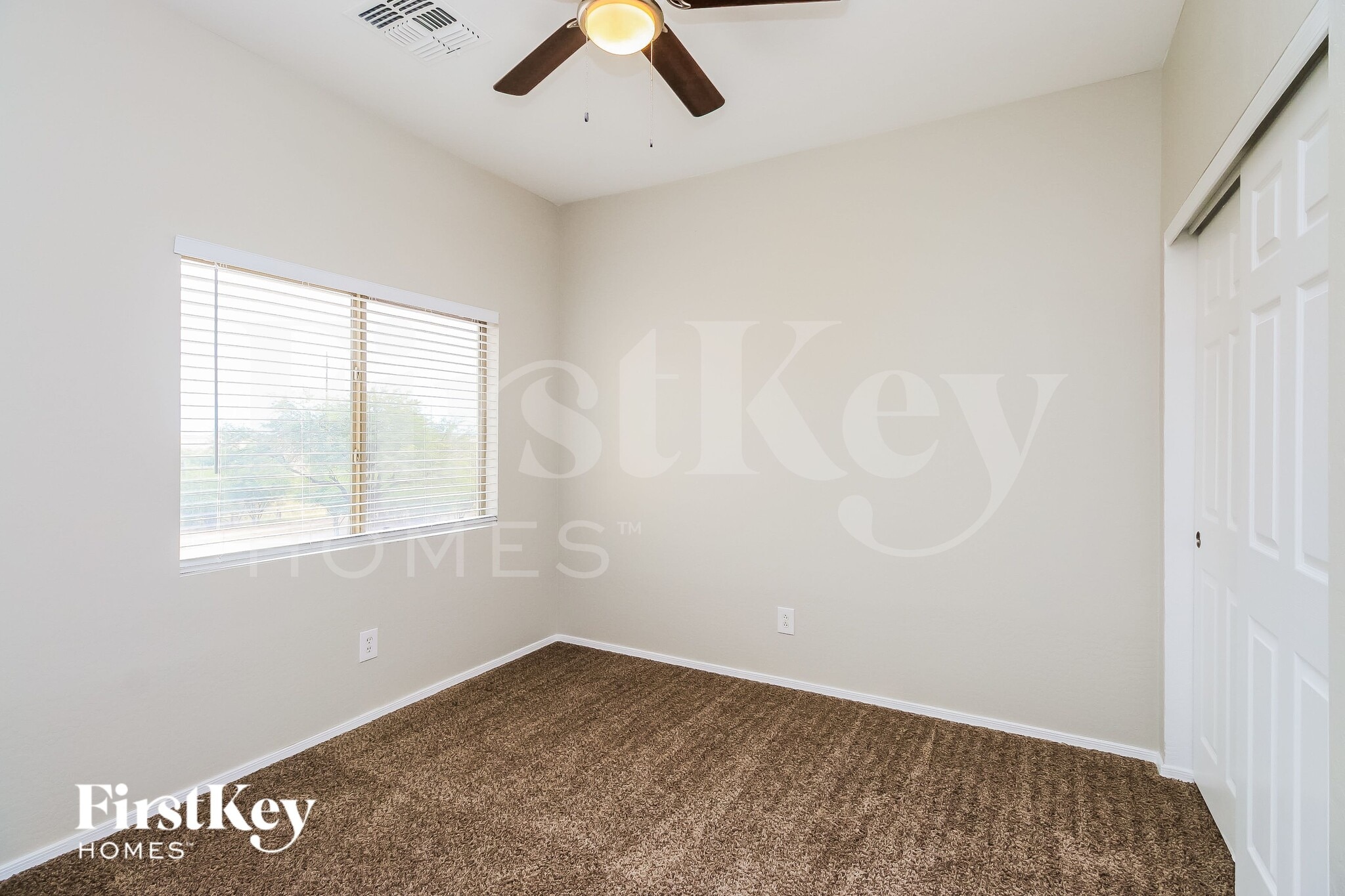 Building Photo - 27978 N Muscovite Dr