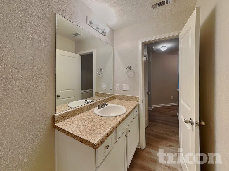 Building Photo - 10938 Wheeler Trce