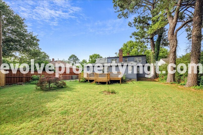 Building Photo - BEAUTIFUL EAST MEMPHIS 4/2!