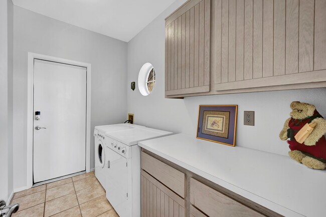 Building Photo - 2533 Seascape Dr