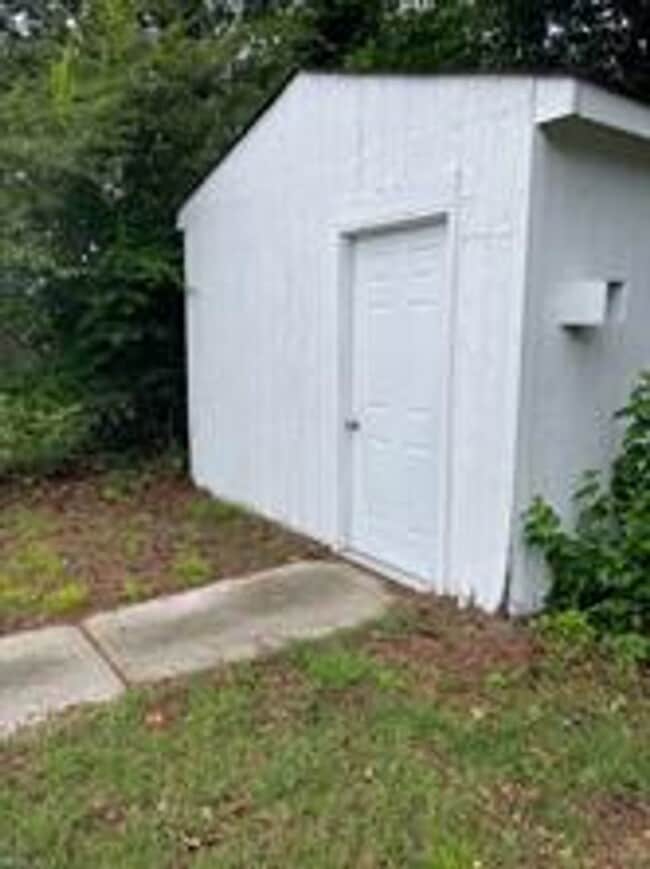 Building Photo - Camelia Shores