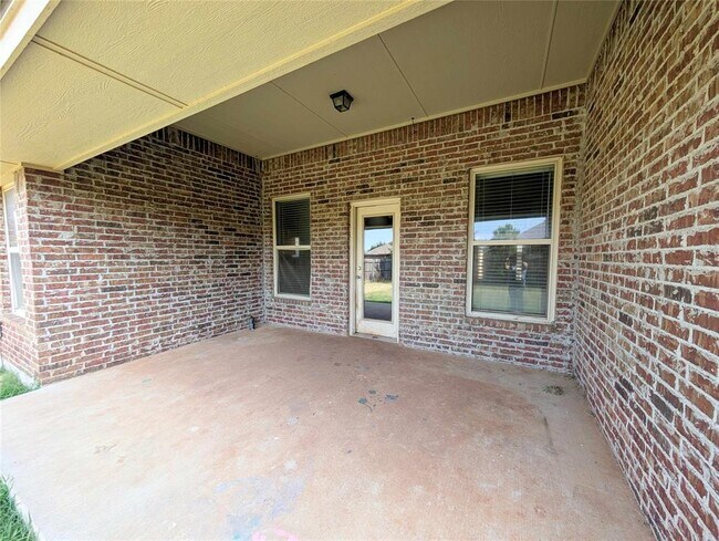 Building Photo - 3012 NW 191st St