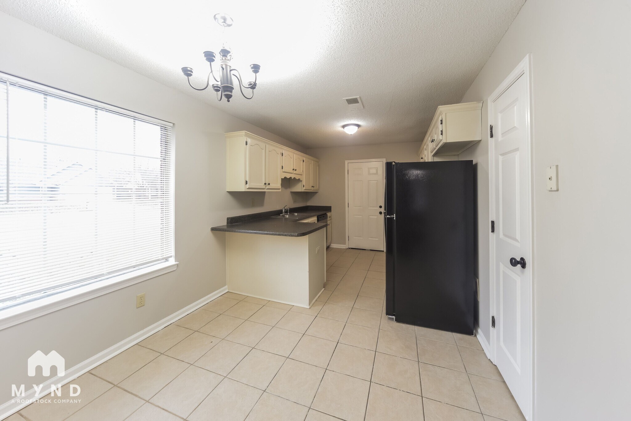 Building Photo - 3054 Caitlynn Circle S