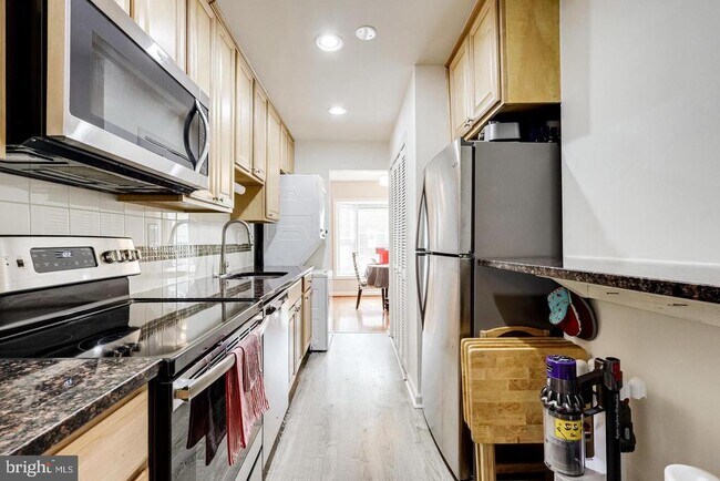 Building Photo - 6295 Hillary Ct