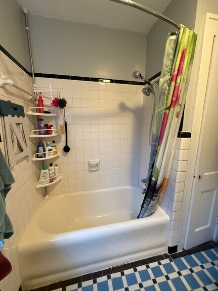 Building Photo - 1011 Boston Ave