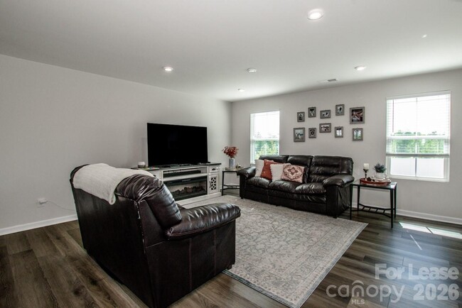 Building Photo - 177 Crownpiece St