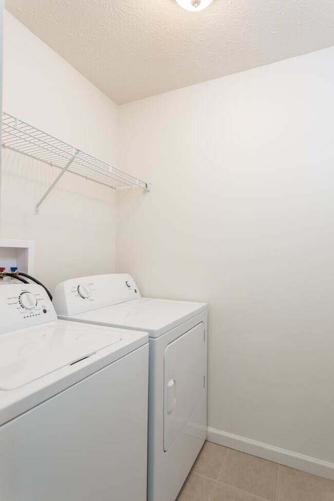 Building Photo - 50 Ivy Bridge Way