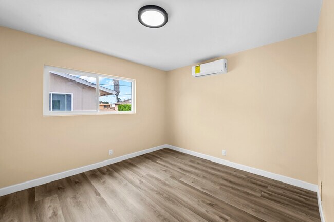 Building Photo - 4317 W 120th St