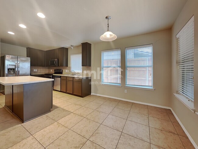 Building Photo - 2120 Malone Dr